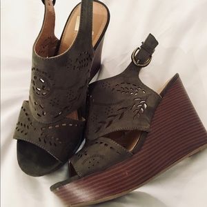 Wedge sandals